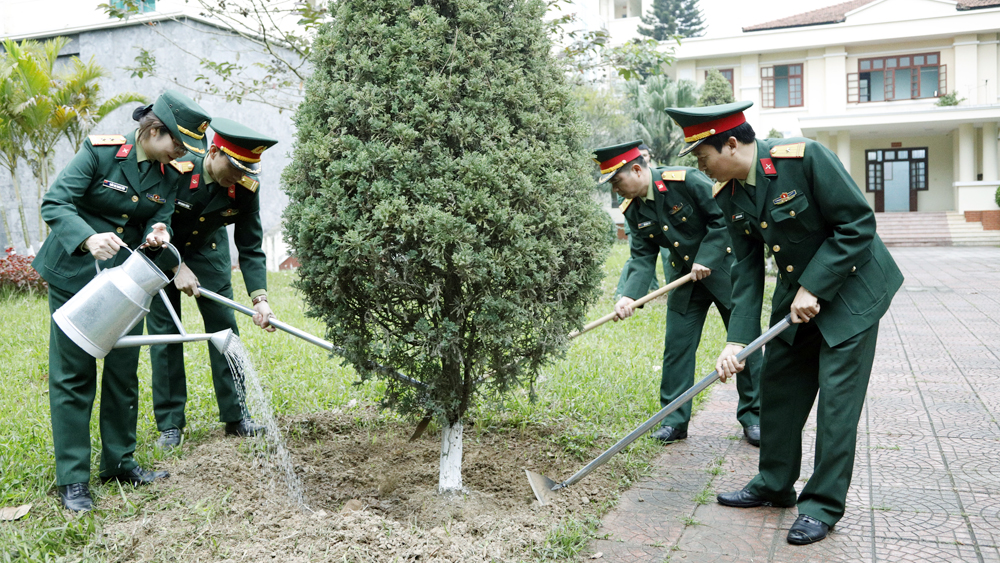 Lực lượng vũ trang tỉnh trồng, chăm sóc 60 nghìn cây xanh