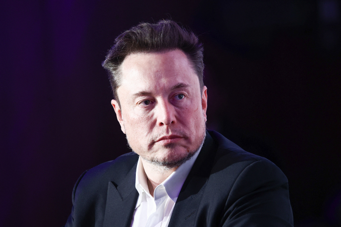 Tỷ phú Elon Musk: Mỹ nên ngừng viện trợ Ukraine