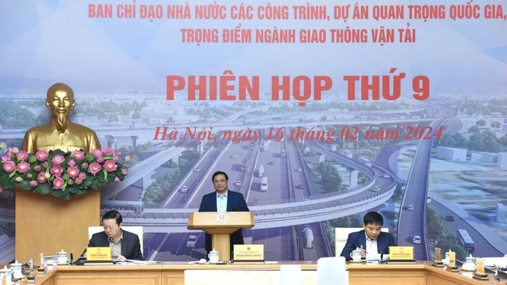 PM urges speeding up key transport projects