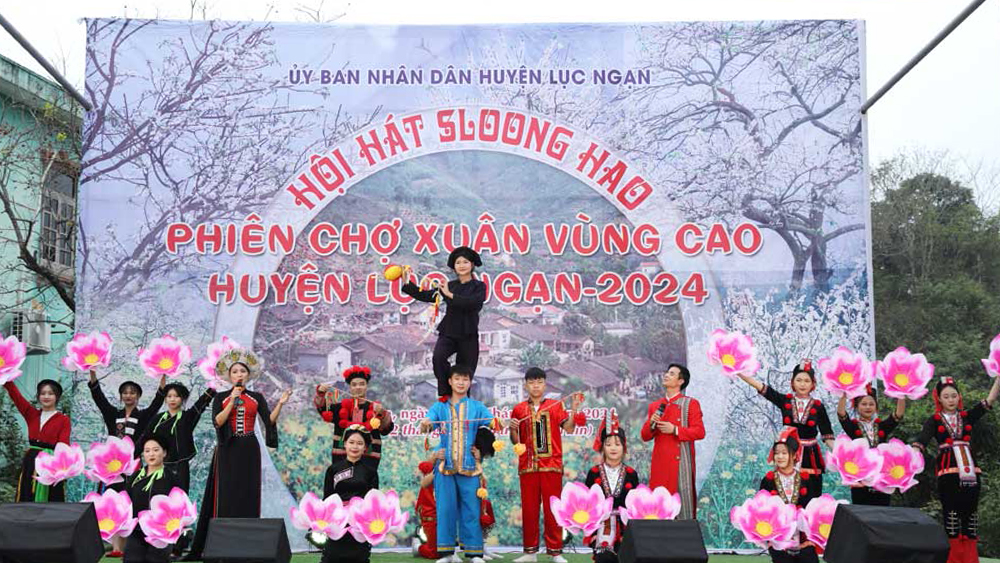 Khai mạc hội hát Sloong hao và phiên chợ xuân vùng cao huyện Lục Ngạn năm 2024