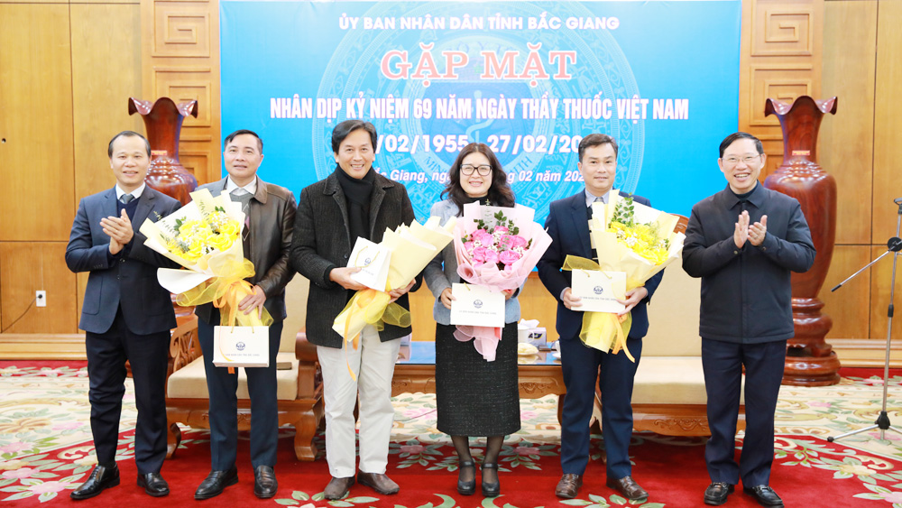 Chủ tịch UBND tỉnh Bắc Giang Lê Ánh Dương gặp mặt lãnh đạo ngành Y tế nhân Ngày Thầy thuốc Việt Nam