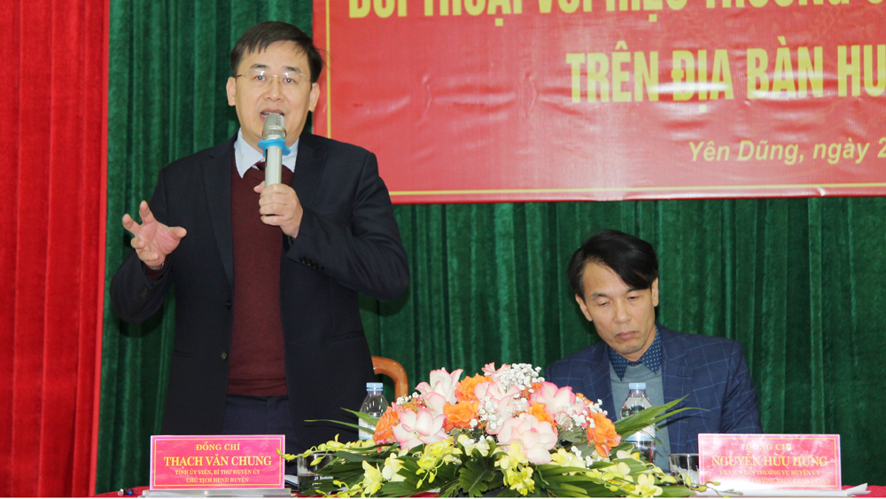 Lãnh đạo huyện Yên Dũng đối thoại với các hiệu trưởng về nâng cao chất lượng giáo dục toàn diện