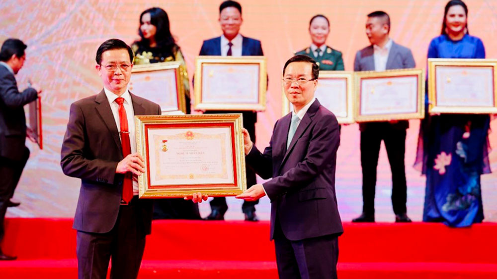 Trao tặng danh hiệu Nghệ sĩ Nhân dân cho nghệ sĩ Tạ Quang Lẫm