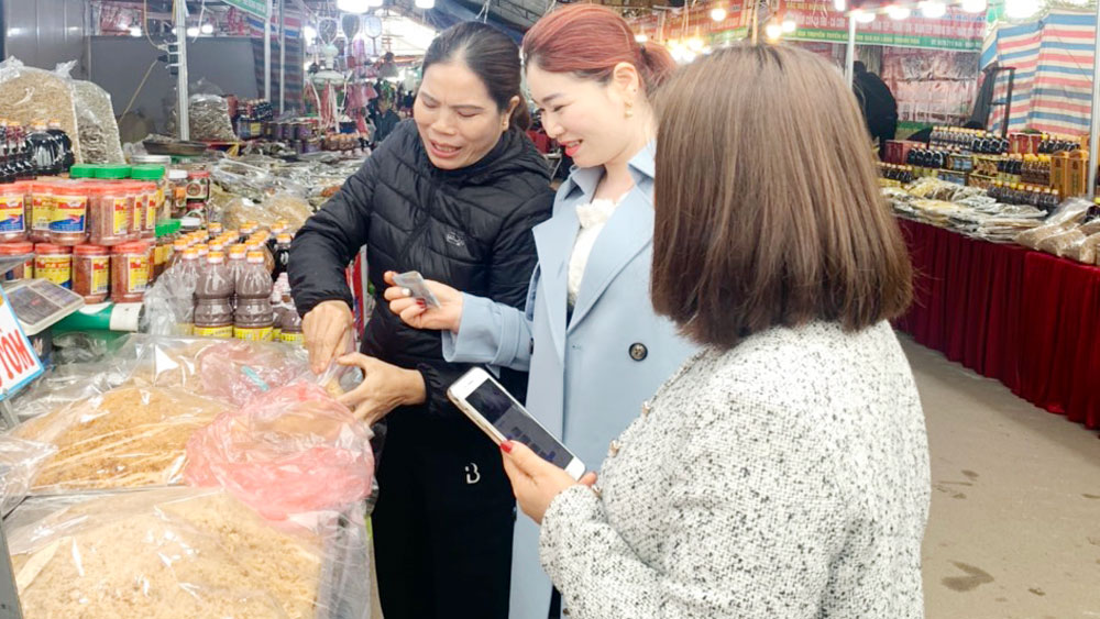 Bắc Giang: 100 gian hàng tham gia hội chợ thương mại, du lịch huyện Yên Thế