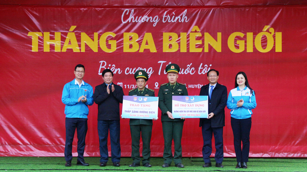 Tuổi trẻ Bắc Giang tham gia chương trình Tháng Ba biên giới