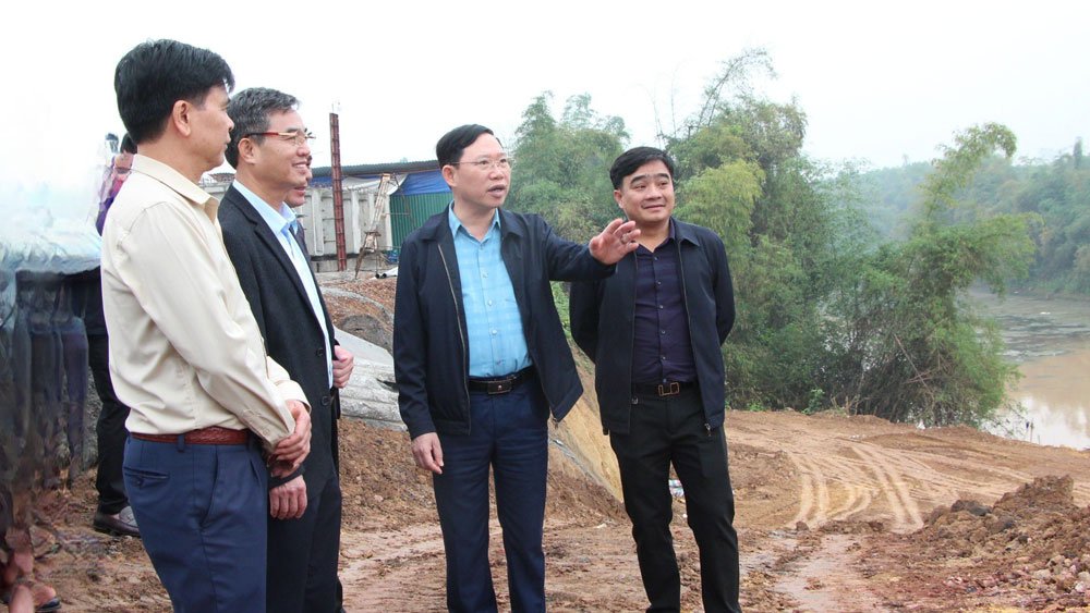 Chủ tịch UBND tỉnh Bắc Giang Lê Ánh Dương kiểm tra một số dự án giao thông