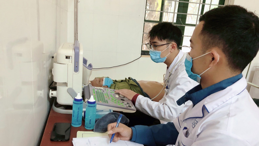 Bệnh viện Ung Bướu tỉnh Bắc Giang khám sàng lọc miễn phí cho gần 400 người dân huyện Lục Nam