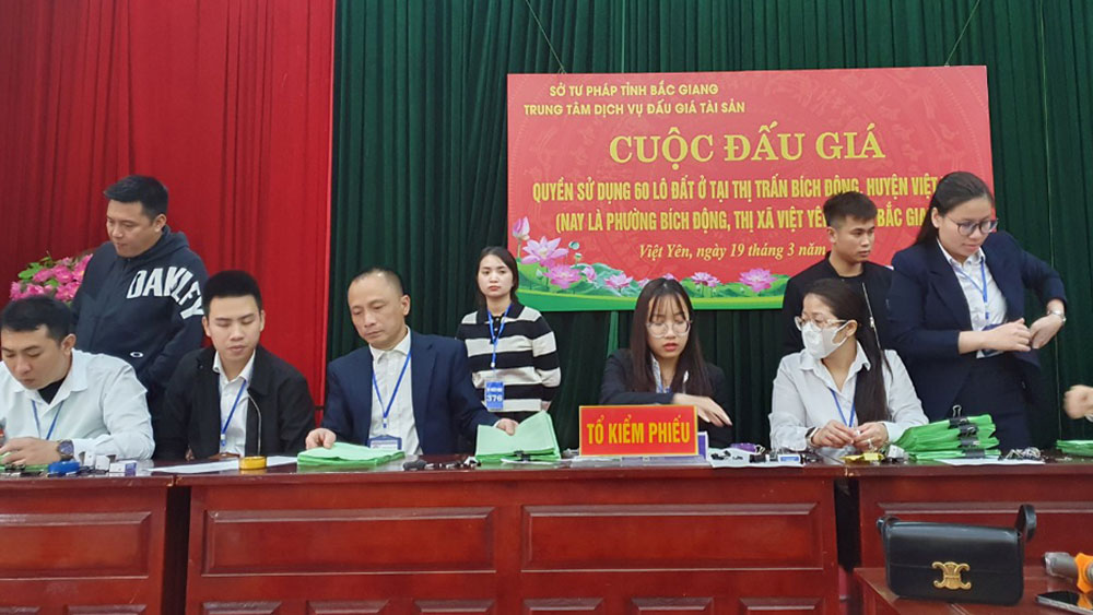 Đấu giá đất tại thị xã Việt Yên, giá trúng chênh so với khởi điểm hơn 45,8 tỷ đồng