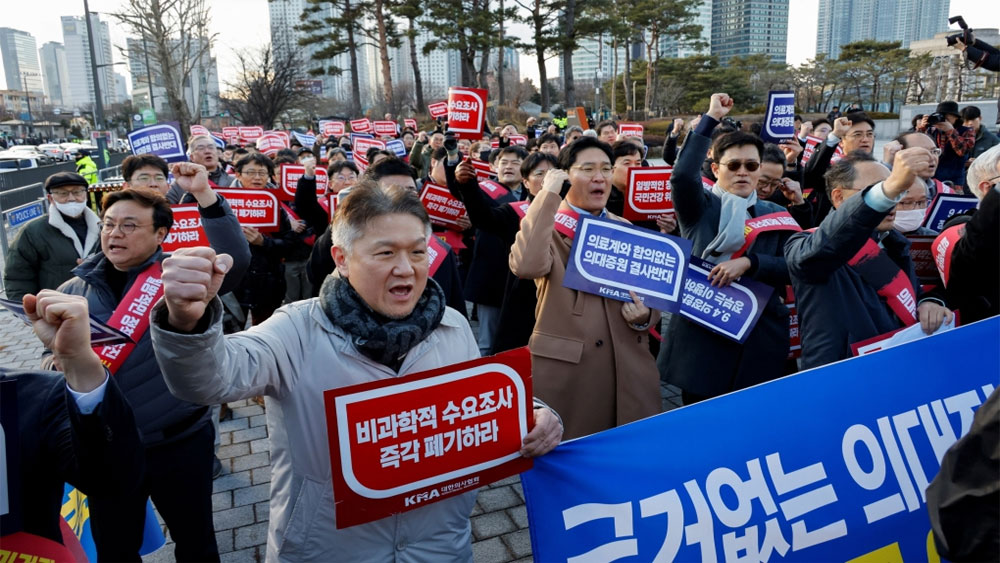 Hàn Quốc tăng 2.000 chỉ tiêu tuyển sinh trường y bất chấp bác sĩ đình công