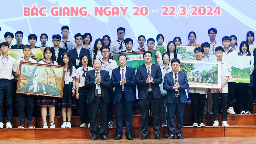 Khai mạc cuộc thi khoa học kỹ thuật cấp quốc gia dành cho học sinh tại Bắc Giang