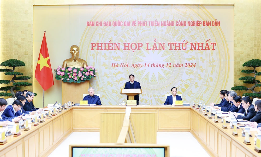  Thủ tướng Phạm Minh Chính chủ trì họp Ban Chỉ đạo phát triển công nghiệp bán dẫn