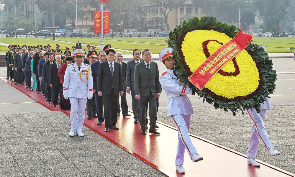  Lãnh đạo Đảng, Nhà nước, Quân đội vào Lăng viếng Chủ tịch Hồ Chí Minh