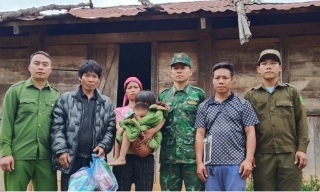 Tìm thấy bé gái 7 tuổi đi lạc 2 ngày trong rừng tại Lai Châu