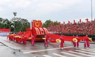 Khoảnh khắc cảm xúc trong ngày kỷ niệm 70 năm Giải phóng Hải Phòng