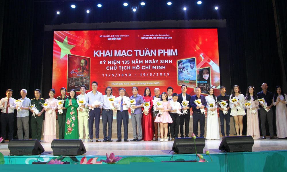  Khai mạc Tuần phim kỷ niệm 135 năm Ngày sinh Chủ tịch Hồ Chí Minh