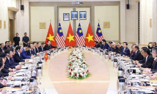 Thủ tướng Phạm Minh Chính hội đàm với Thủ tướng Malaysia Anwar Ibrahim