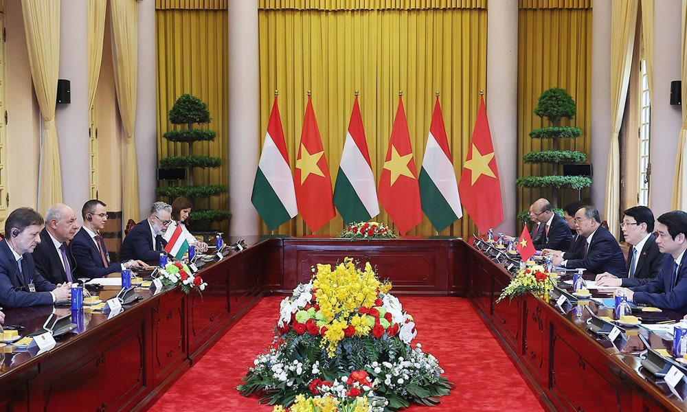 Chủ tịch nước Lương Cường hội đàm với Tổng thống Hungary
