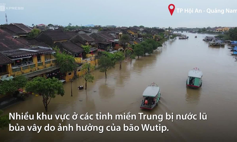  Mưa lũ trái mùa bủa vây nhiều nơi ở miền Trung