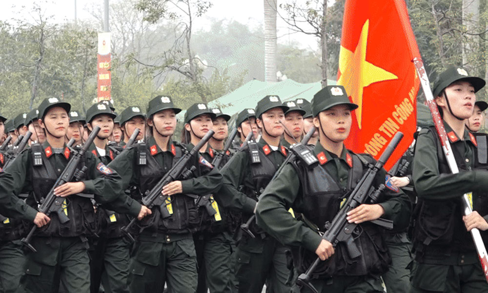 Cảnh sát luyện diễu binh mừng chiến thắng Điện Biên Phủ