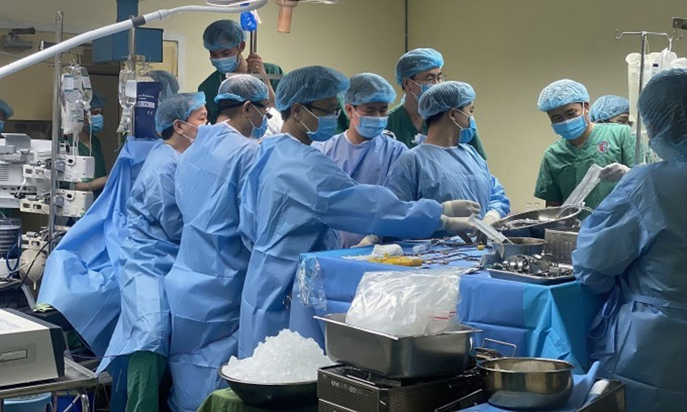 Thủ tướng Phạm Minh Chính khen 120 y bác sĩ ghép tạng cứu 7 người