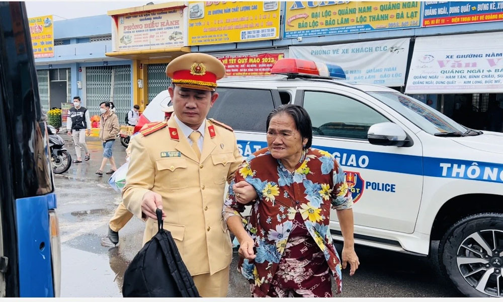 Thủ tướng Phạm Minh Chính gửi thư khen lực lượng Cảnh sát giao thông