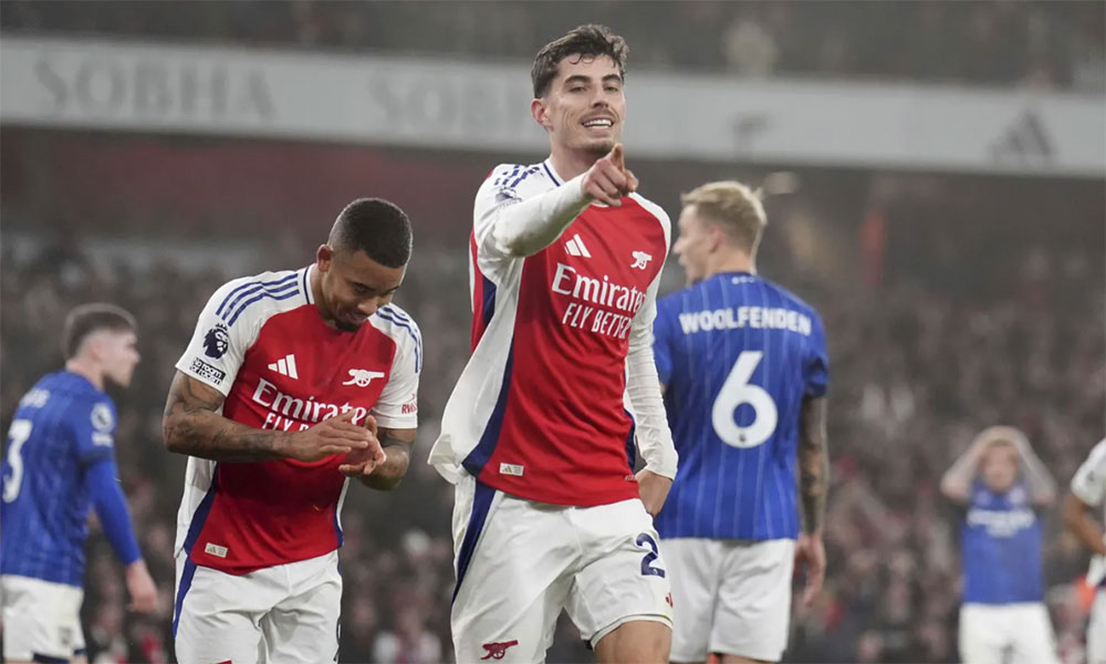  Arsenal thắng Ipswich Town vươn lên nhì bảng ở giải Ngoại hạng Anh