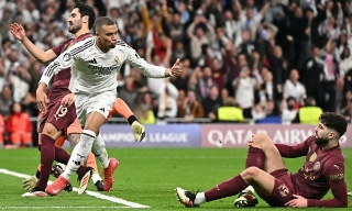 Mbappe lập hat-trick, Real thắng đậm Man City