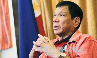 Cựu Tổng thống Philippines Duterte lên tiếng trên đường bị dẫn độ sang Hà Lan