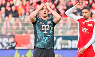 Bayern rơi điểm ở Bundesliga dù cầm bóng 81%