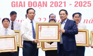 Xây dựng nông thôn xanh, sạch, đẹp, an toàn, bảo đảm an sinh xã hội, giảm nghèo bền vững