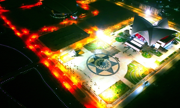 Phượng hoàng cất cánh