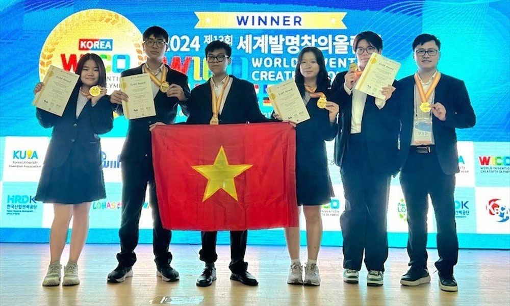 Vietnamese students claim gold medal at World Invention Creativity Olympic