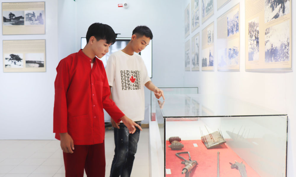 Exhibition on "Phu Lang Thuong - Historical journey in resistance war against France" opens in Bac Giang 