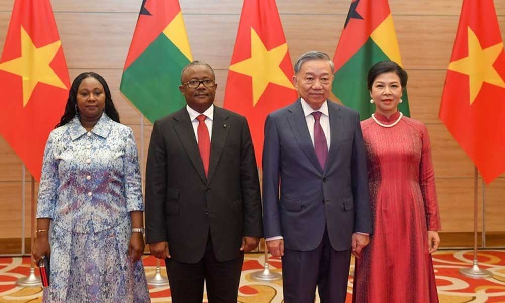 Top leader hosts banquet in honour of Guinea-Bissau President