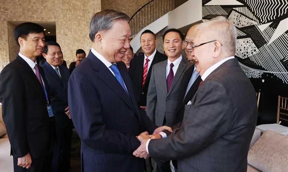 Top leader meets Vietnamese intellectuals in US