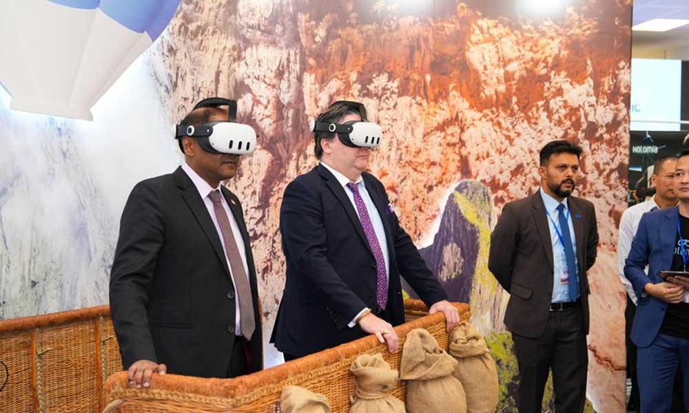 Son Doong Cave VR tour impressed visitors at Innovate Vietnam 2024