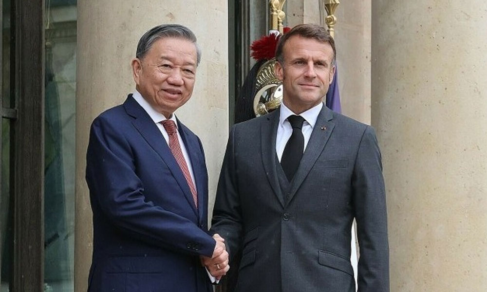 France becomes first EU country to have comprehensive strategic partnership with Vietnam