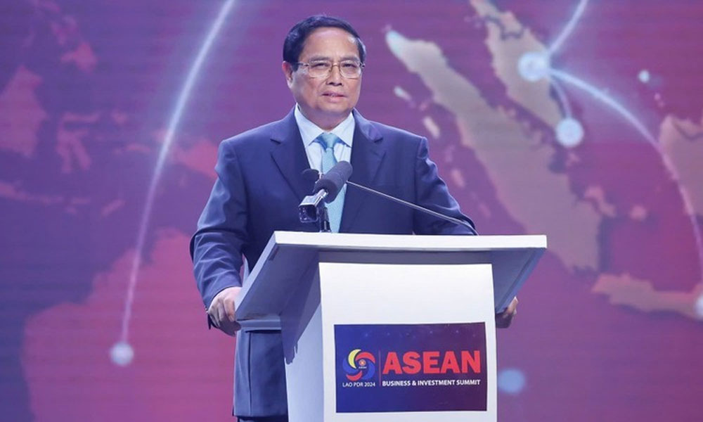 Vietnamese PM delivers speech at ASEAN Business and Investment Summit