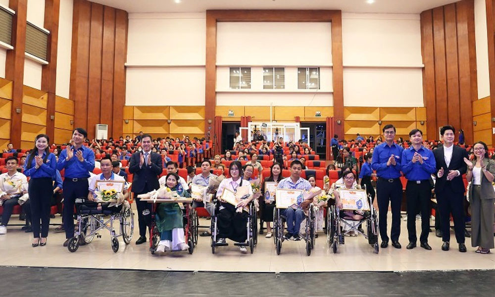 Thirty-eight outstanding young people with disabilities honoured