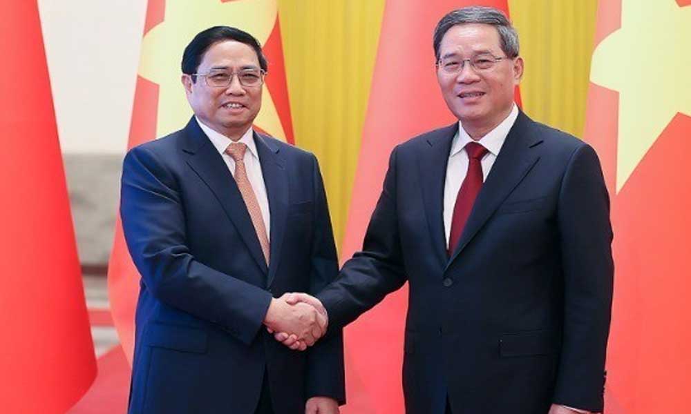 Promoting positive development trends in Vietnam-China relations