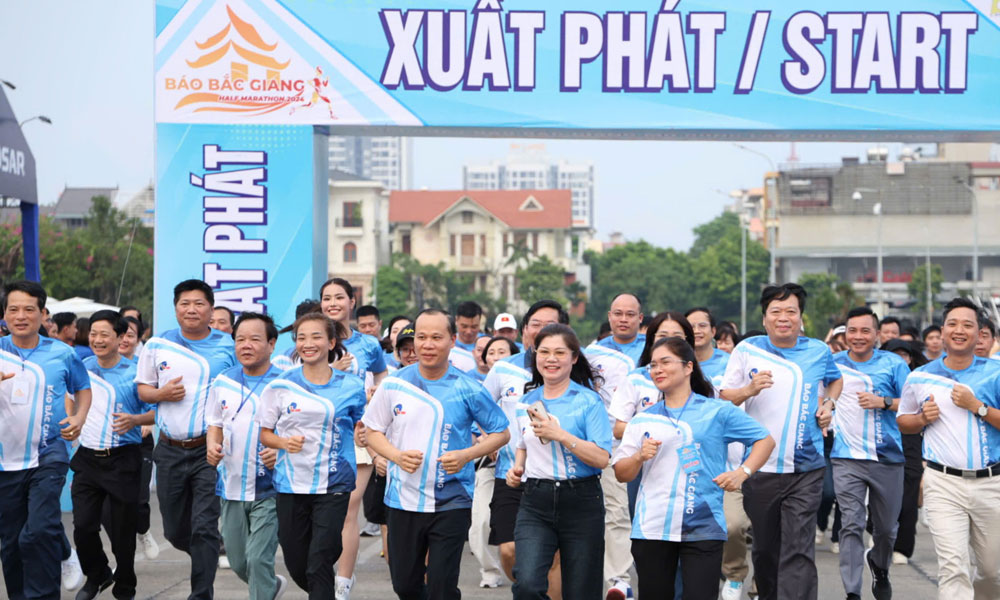 41st Bac Giang Newspaper Half Marathon 2024 “Converging in the Sacred Land” raises professionalism, promotes homeland