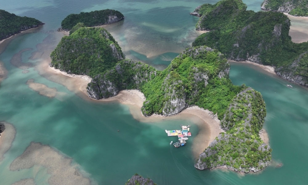 Tours for super-rich to Ha Long's deserted islands all set for launch