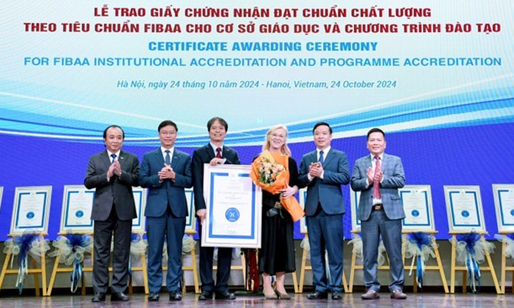 Vietnamese university granted international certificate of educational facility quality standards