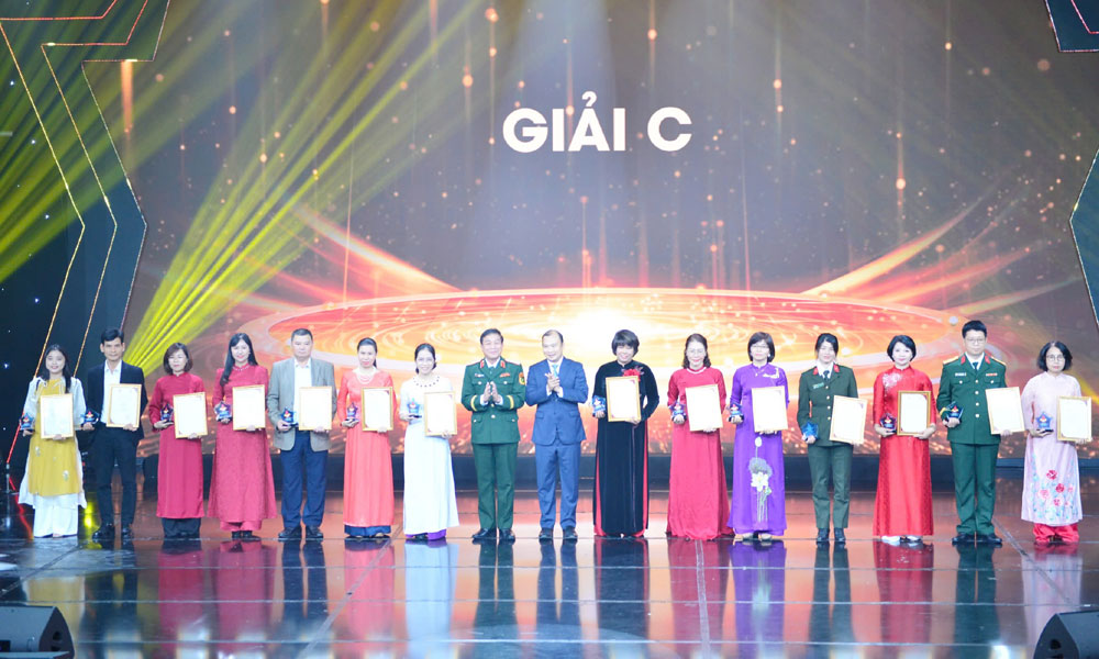 Bac Giang wins 2 prizes at 16th "For the Cause of Great National Unity" Press Award