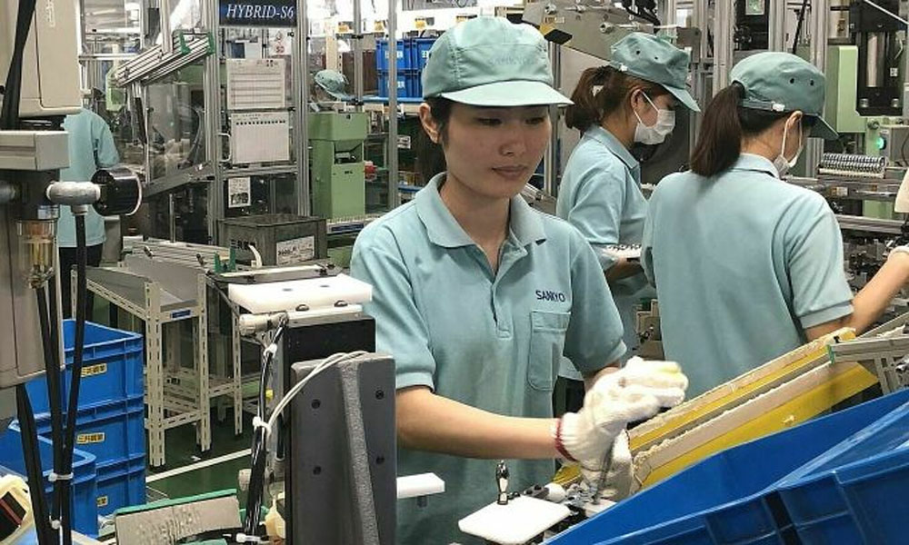 Japan to share entry costs, ease job-changing restrictions for Vietnamese workers