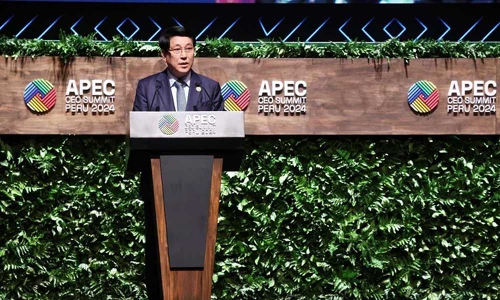 State leader highlights message about trust in bright future at APEC CEO Summit 2024