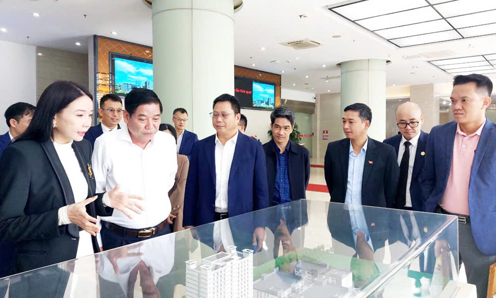 Bac Giang Provincial Party Secretary Nguyen Van Gau urges to enhance cooperation with Guangdong province, attract investment to Bac Giang