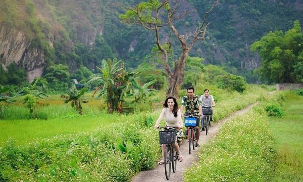 Reducing the carbon footprint in tourism activities