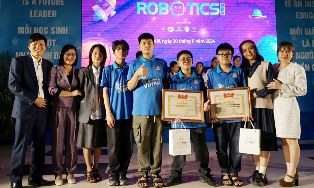 Students of Thang town secondary school win first prize at 2024 National Robotics Innovation Competition