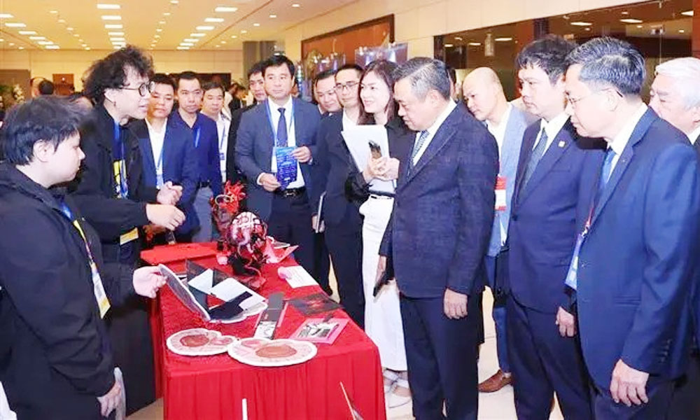 Hanoi hosts 2024 Vietnam-Asia Smart City Summit